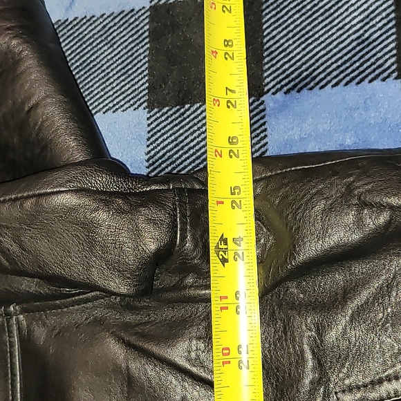 Vintage. 90s. Claiborne Outerwear. Lambskin leather jacket. Men's size XL - Picture 9 of 16